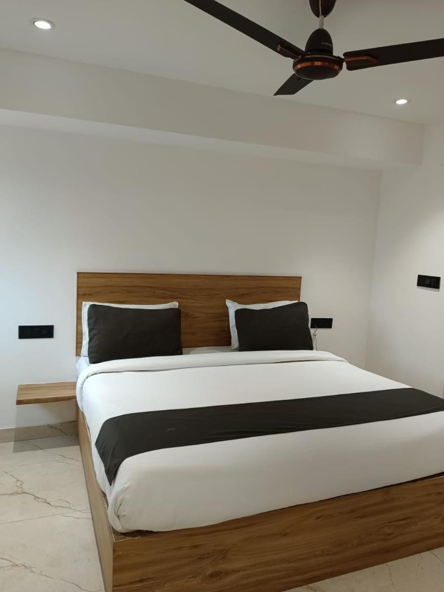 Star Delhi Airport Free Drop Hotel New Delhi