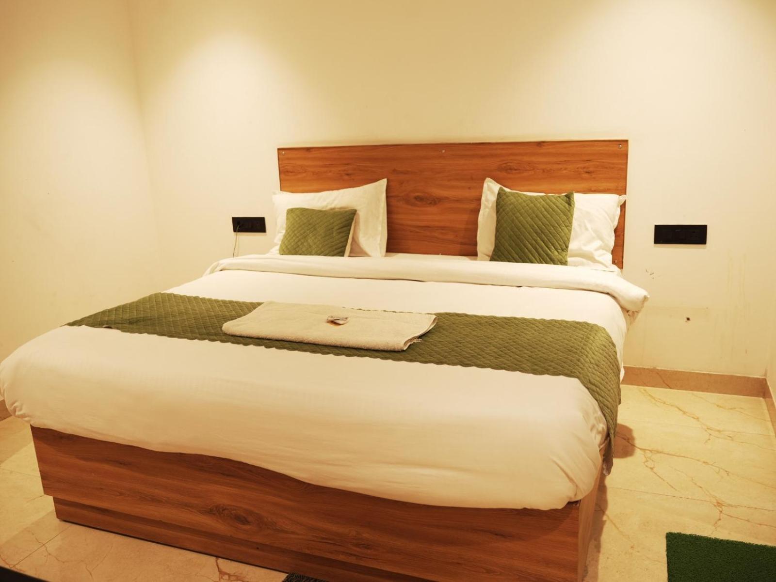 Star Delhi Airport Free Drop 4*