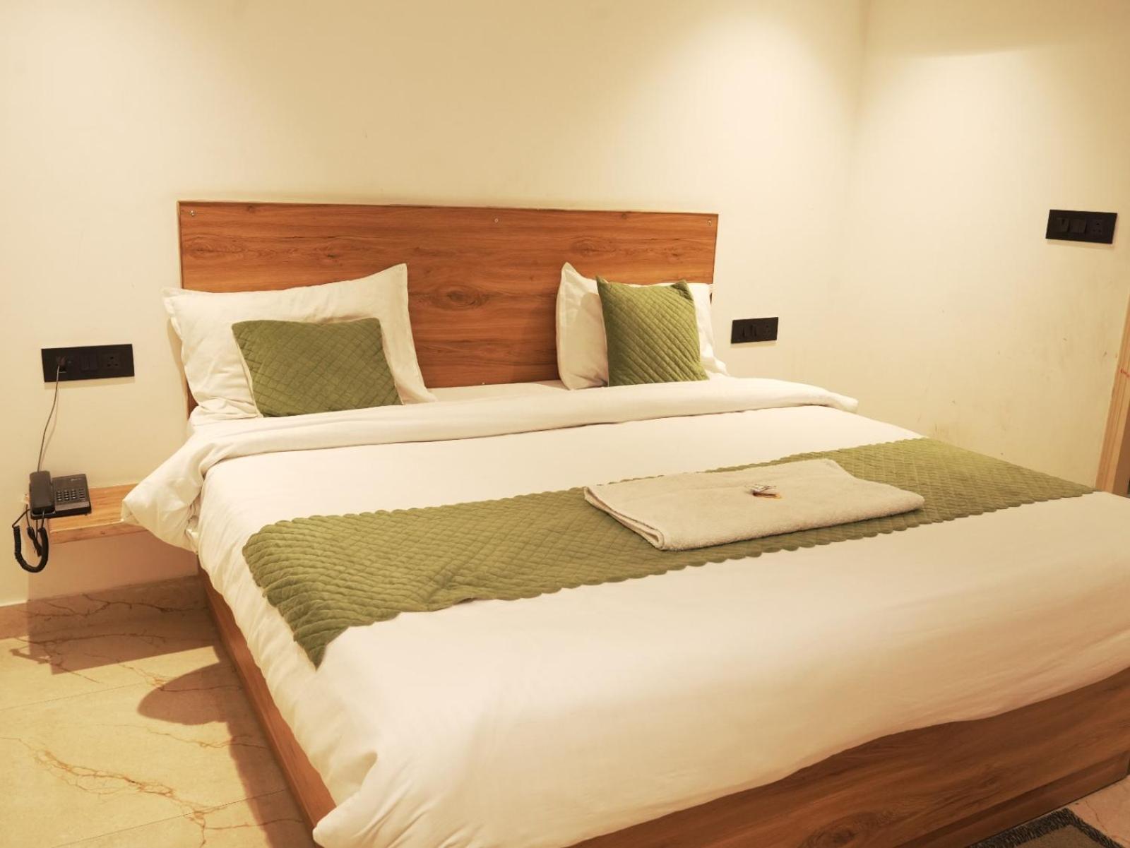 Star Delhi Airport Free Drop Hotel