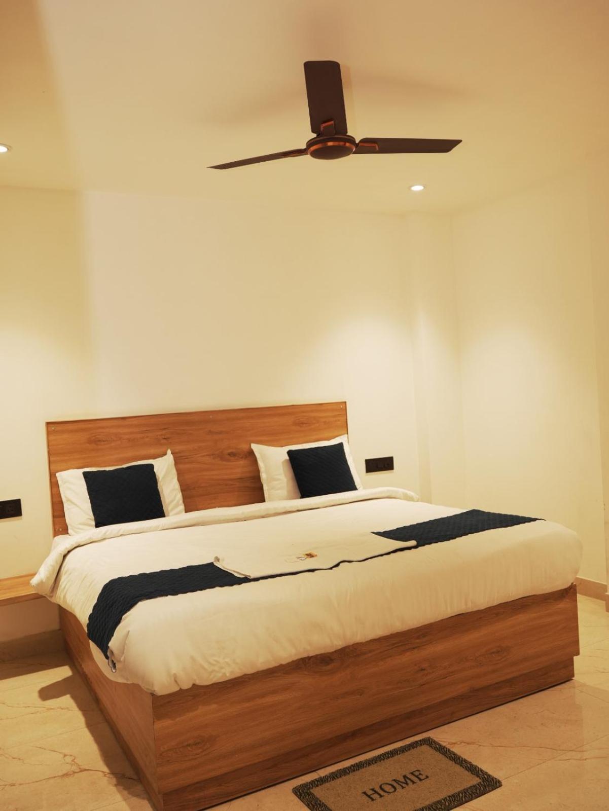 Star Delhi Airport Free Drop Hotel 4*